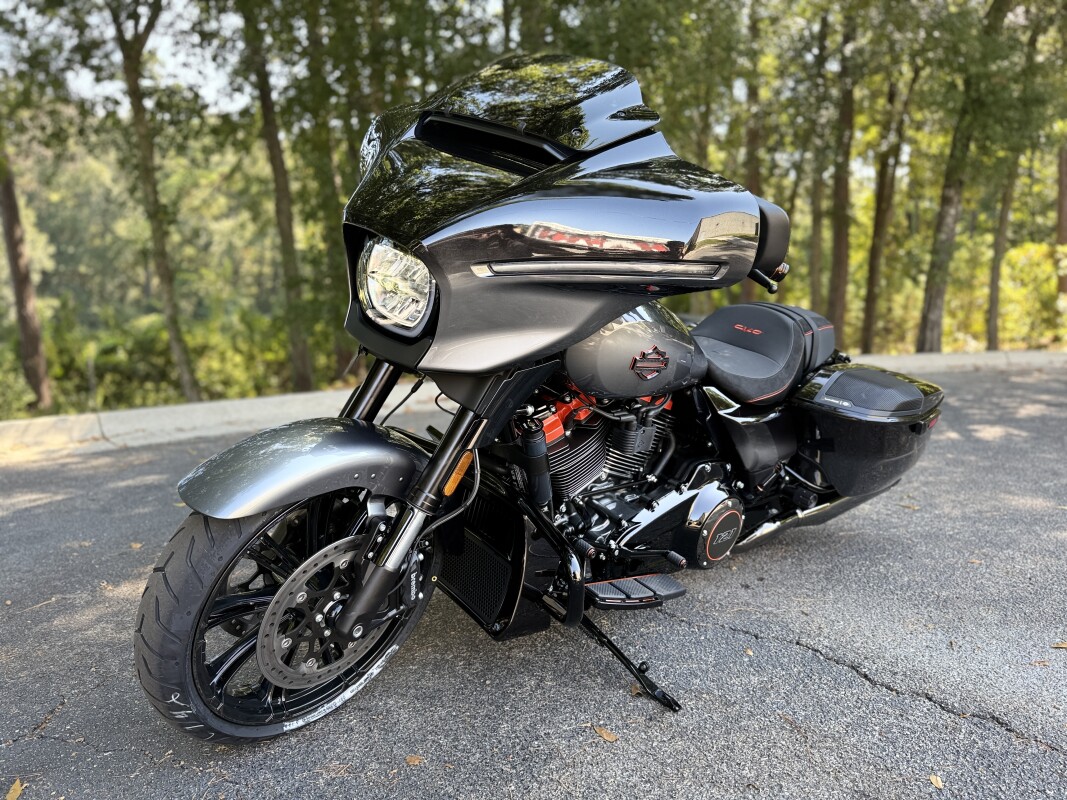 FLHXSE 2025 CVO Street Glide - Photo 3