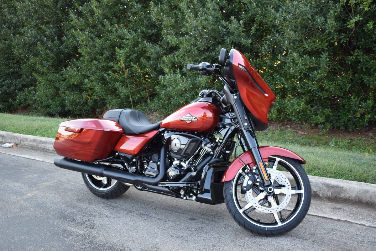2025 Harley-Davidson Street Glide - Photo 2