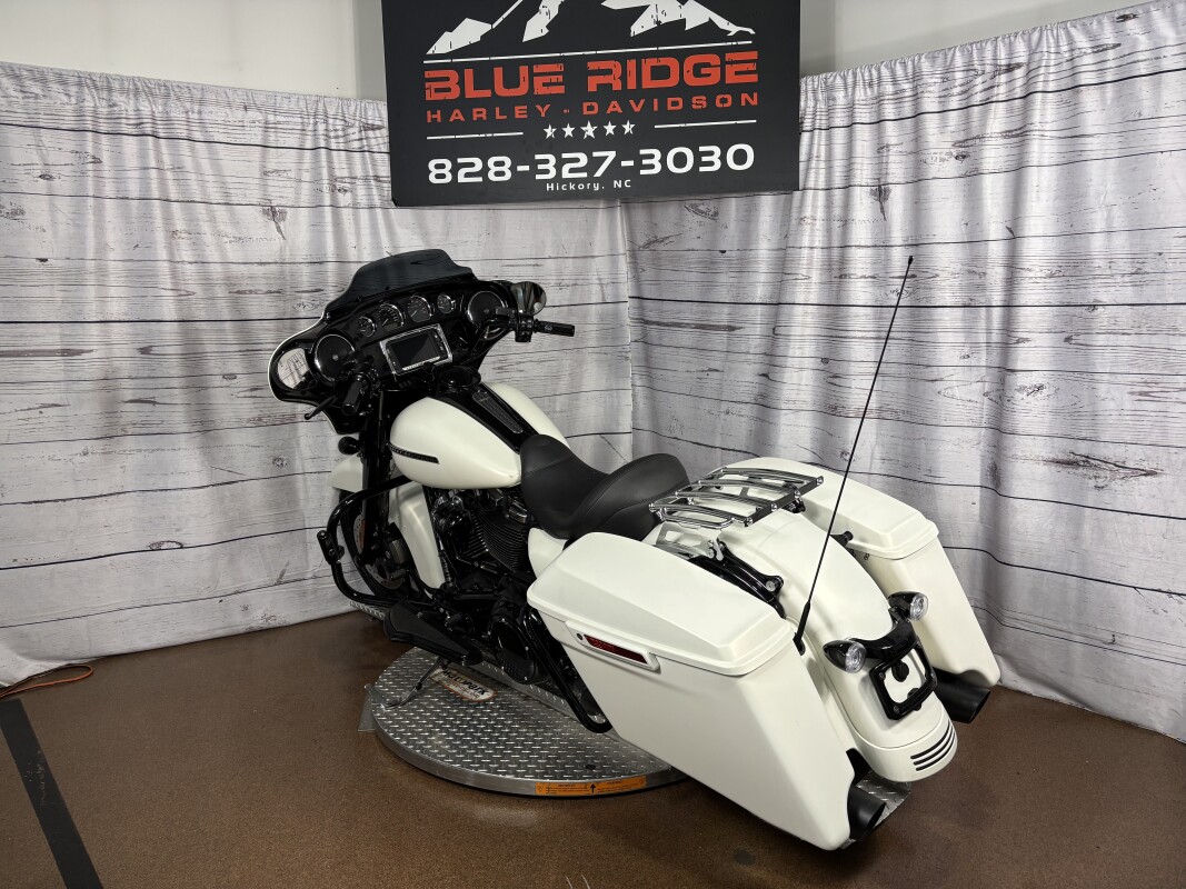 2018 Harley-Davidson Street Glide Special – Used Touring Motorcycle - Photo 7