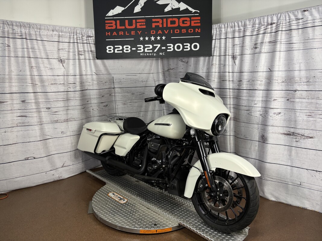 2018 Harley-Davidson Street Glide Special – Used Touring Motorcycle - Photo 3