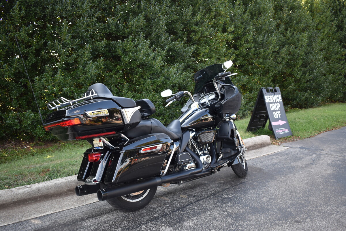 2019 Harley-Davidson Road Glide Ultra | Pre-Owned Touring Motorcycle - Photo 8