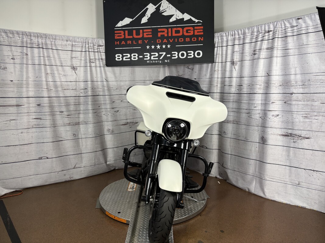 2018 Harley-Davidson Street Glide Special – Used Touring Motorcycle - Photo 4