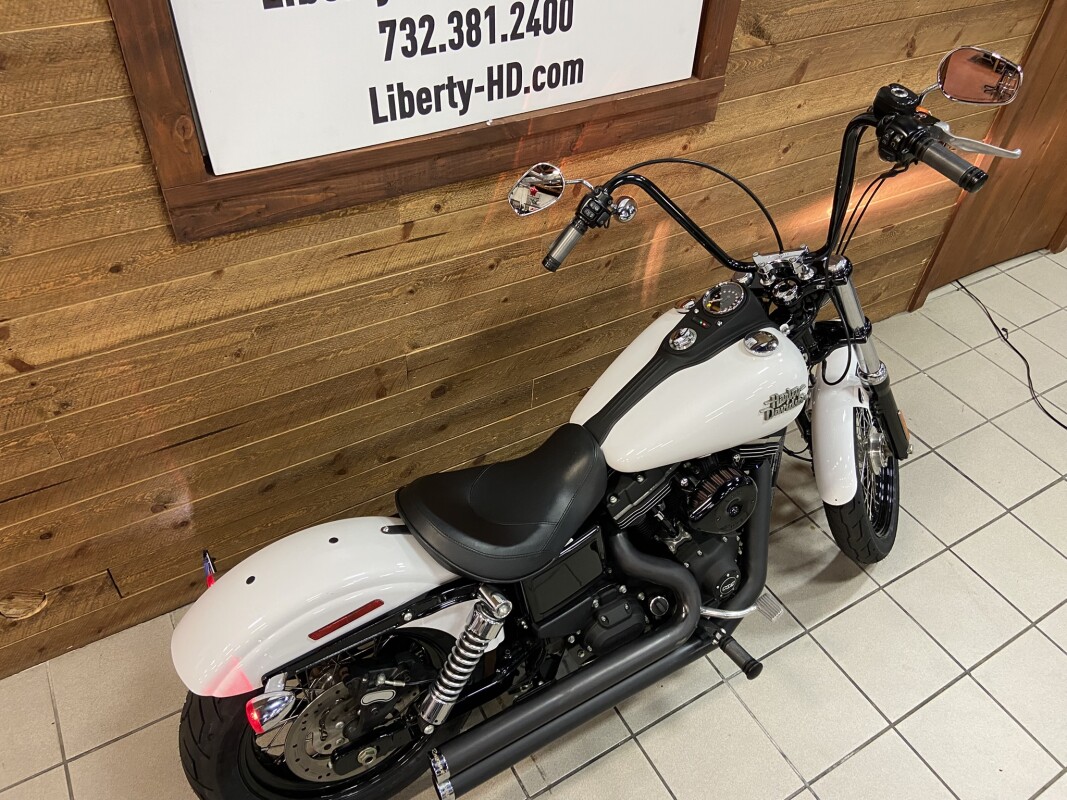 2016 Harley-Davidson Street Bob Crushed Ice Pearl FXDB - Photo 7