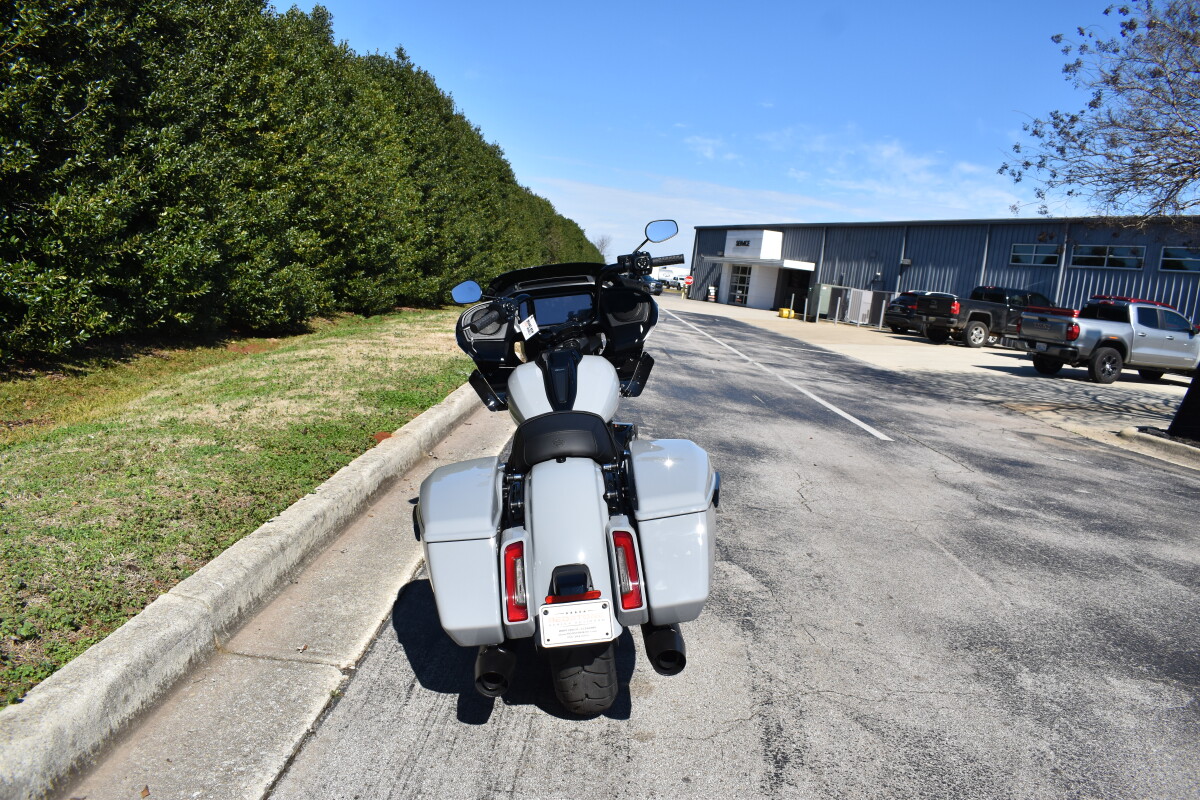 2025 Harley-Davidson Road Glide - Photo 8