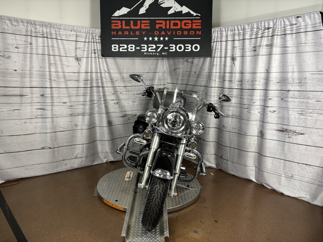 2004 Harley-Davidson Road King Classic – Used Touring Motorcycle - Photo 3