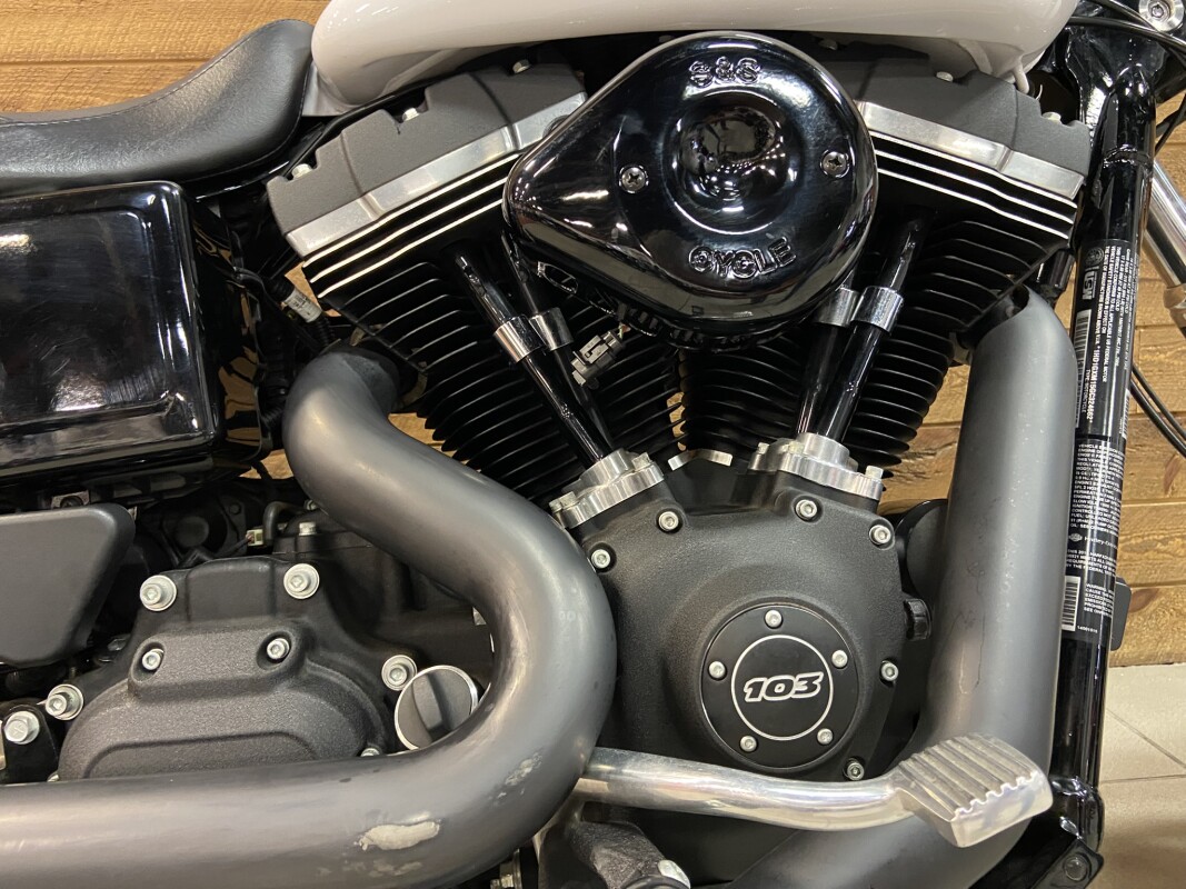 2016 Harley-Davidson Street Bob Crushed Ice Pearl FXDB - Photo 3