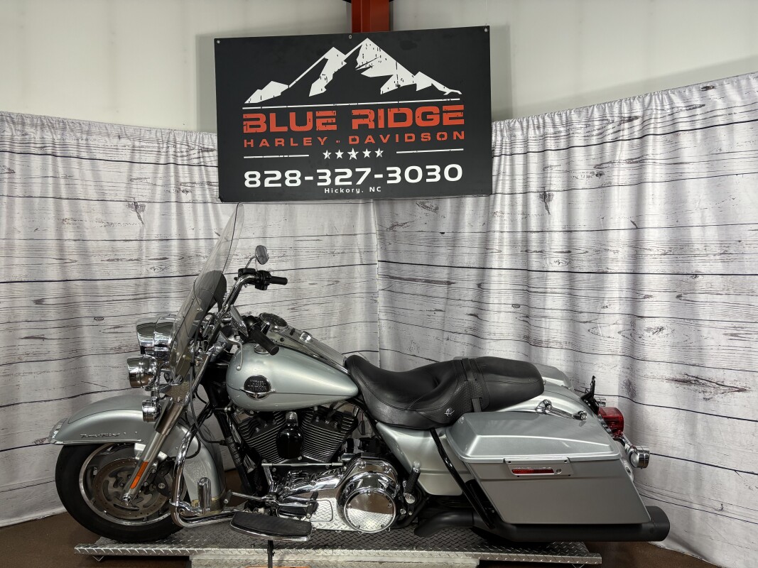 2010 Harley-Davidson Road King Classic – Used Touring Motorcycle - Photo 5