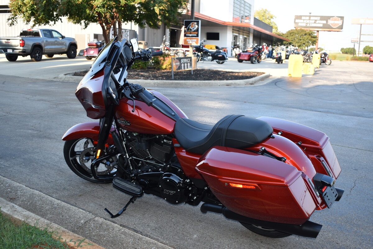 2025 Harley-Davidson Street Glide - Photo 6