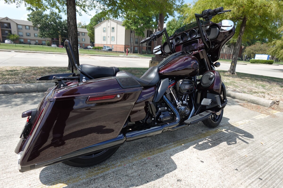 2019 Harley-Davidson CVO Street Glide FLHXSE - Photo 9