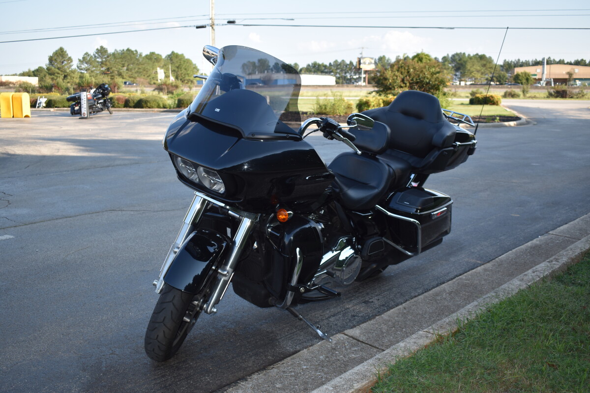 2019 Harley-Davidson Road Glide Ultra | Pre-Owned Touring Motorcycle - Photo 4