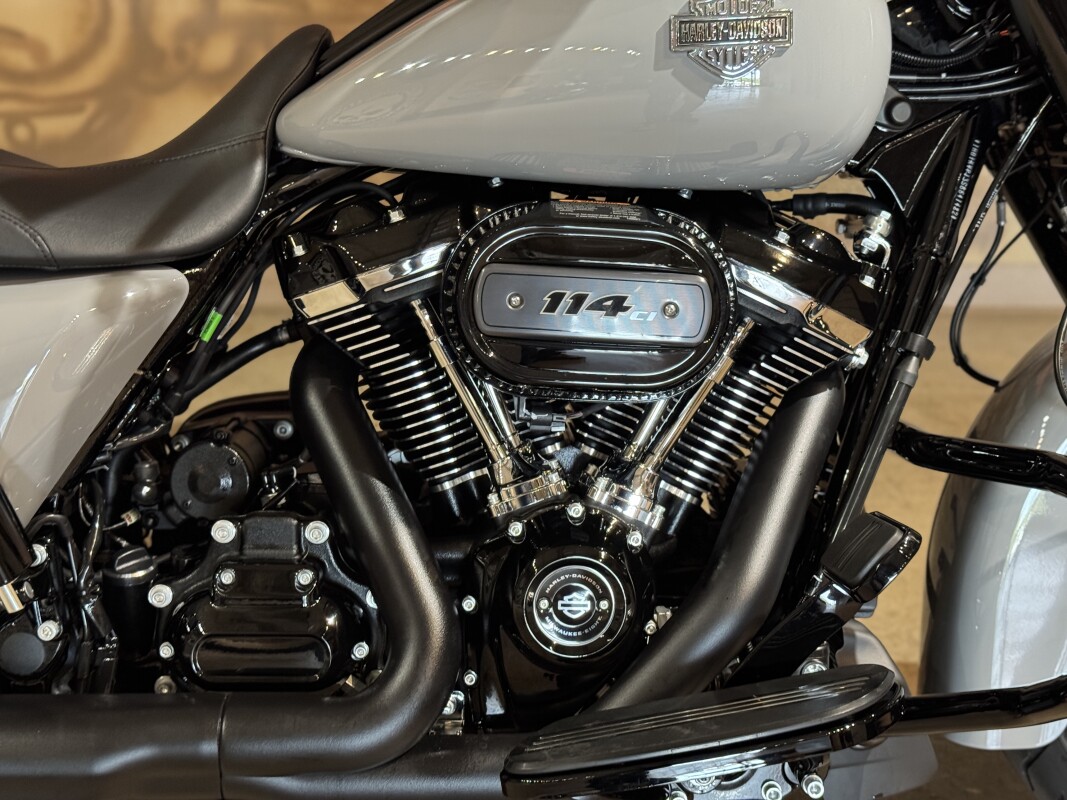 FLHRXS 2025 Road King Special - Photo 7