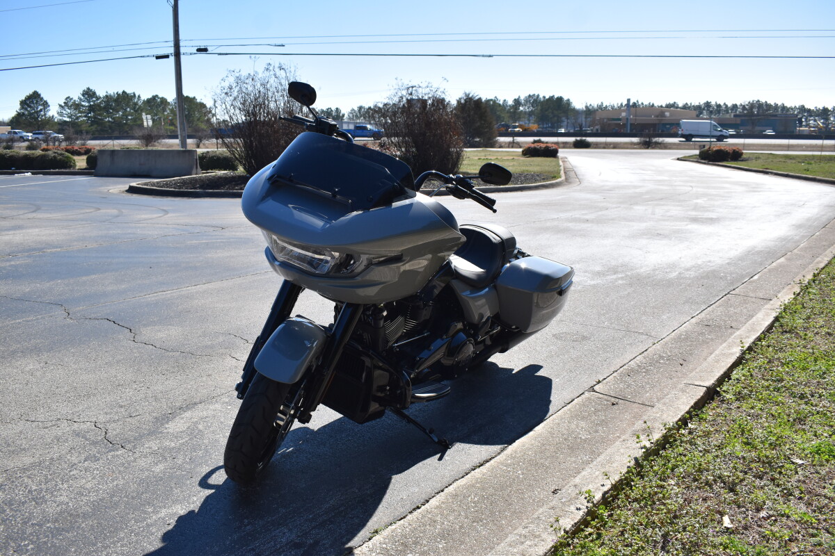 2025 Harley-Davidson Road Glide - Photo 4