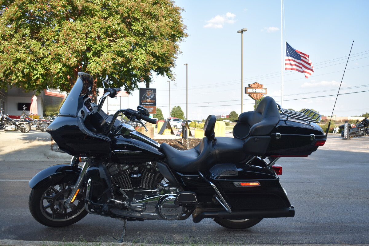 2019 Harley-Davidson Road Glide Ultra | Pre-Owned Touring Motorcycle - Photo 5
