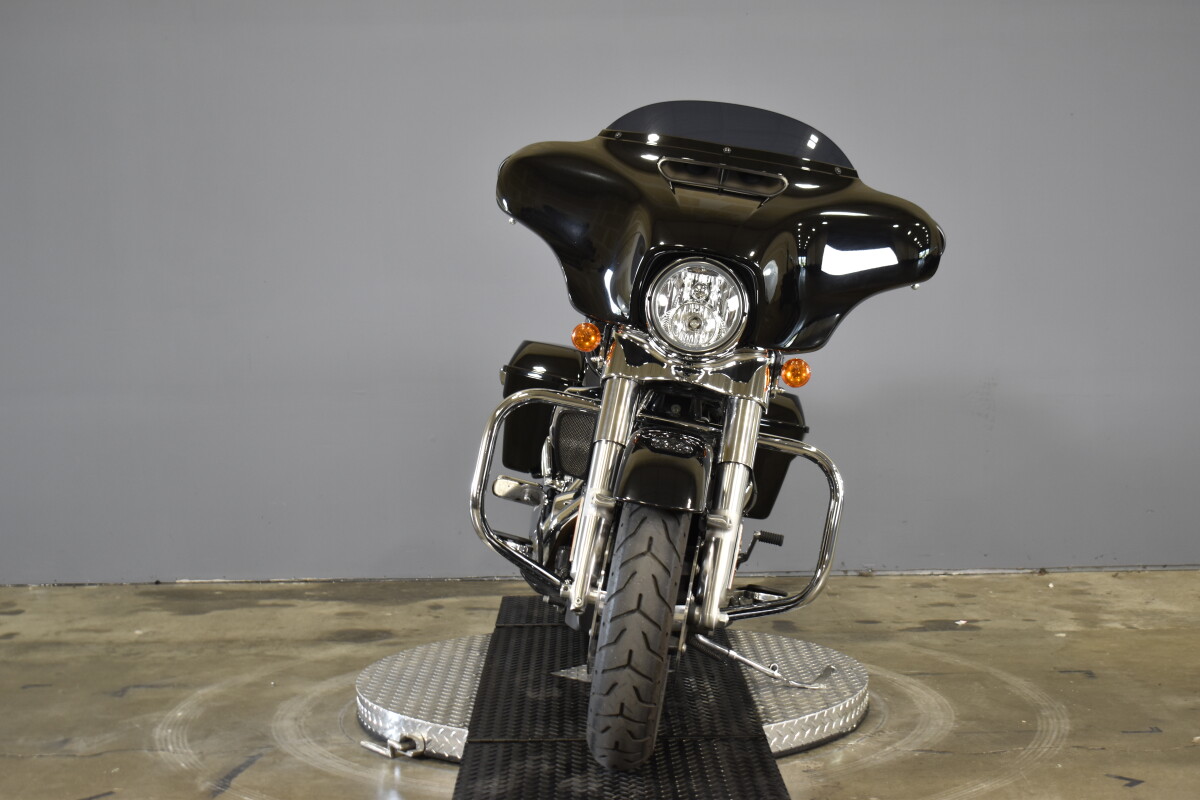 2021 Harley-Davidson CVO Street Glide FLHXSE - Photo 3
