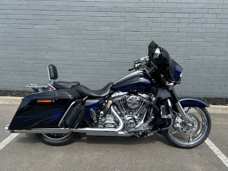 2016 FLHXSE CVO Street Glide 110ci 