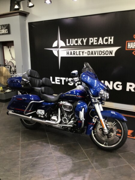 2020 Harley-Davidson® CVO™ Limited Moonlight Blue & Deep Sea Blue