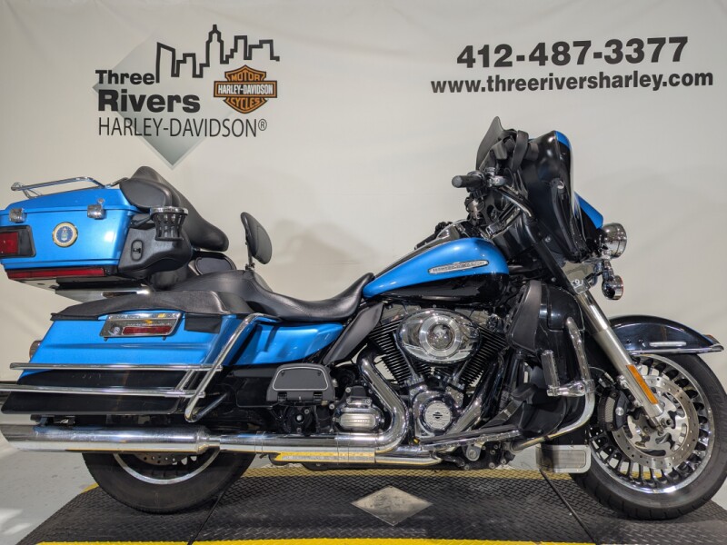 2011 Harley-Davidson® Electra Glide® Ultra Limited Cool Blue Pearl/Vivid Black