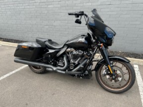 2022 FLHXST Street Glide ST 117ci  thumb 2