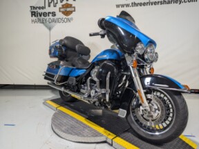2011 Harley-Davidson® Electra Glide® Ultra Limited Cool Blue Pearl/Vivid Black thumb 2