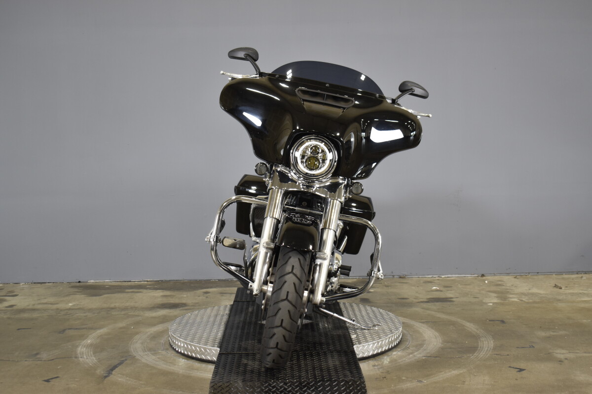 2018 Harley-Davidson CVO Street Glide FLHXSE - Photo 3