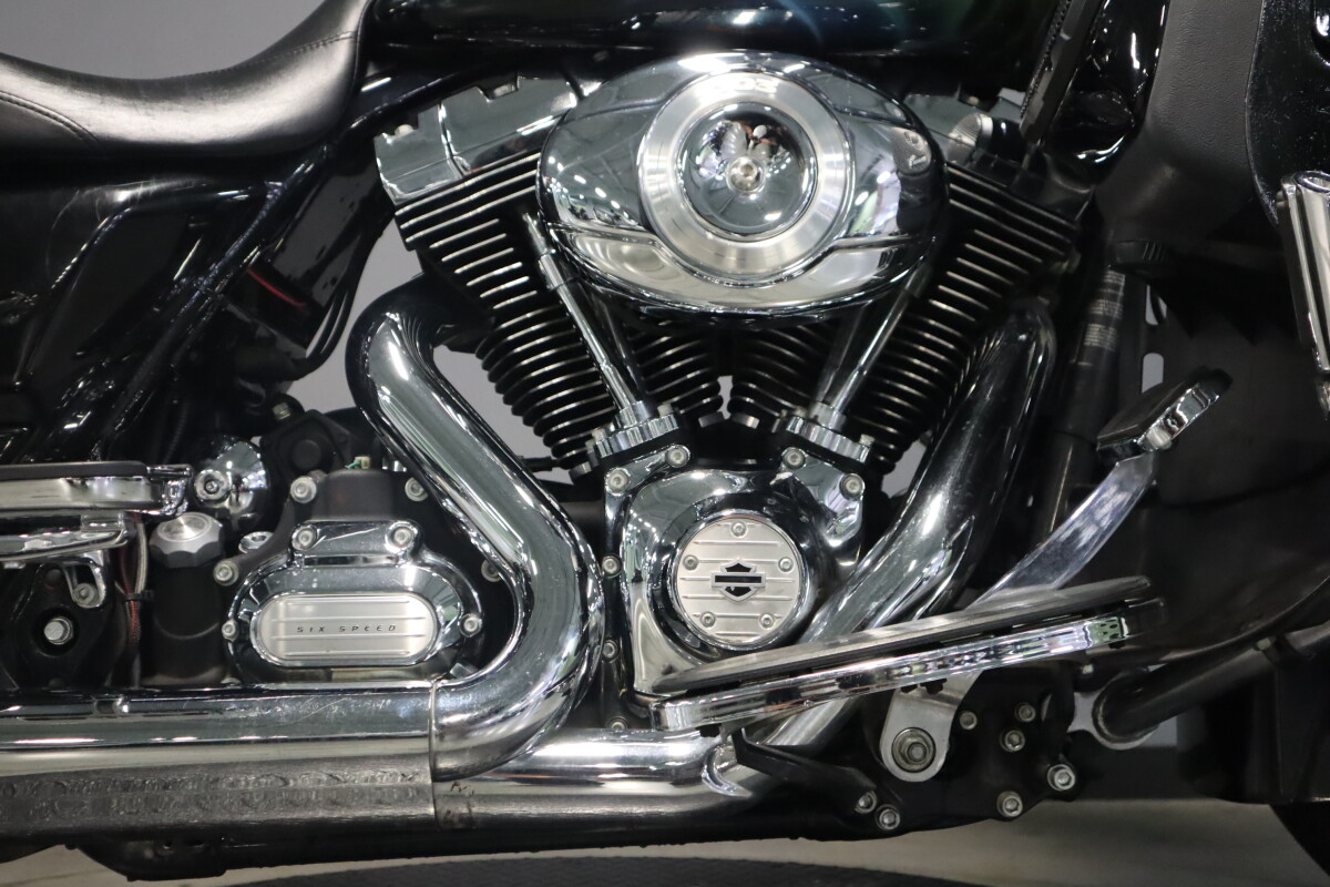 2011 Harley-Davidson Street Glide FLHX - Photo 9