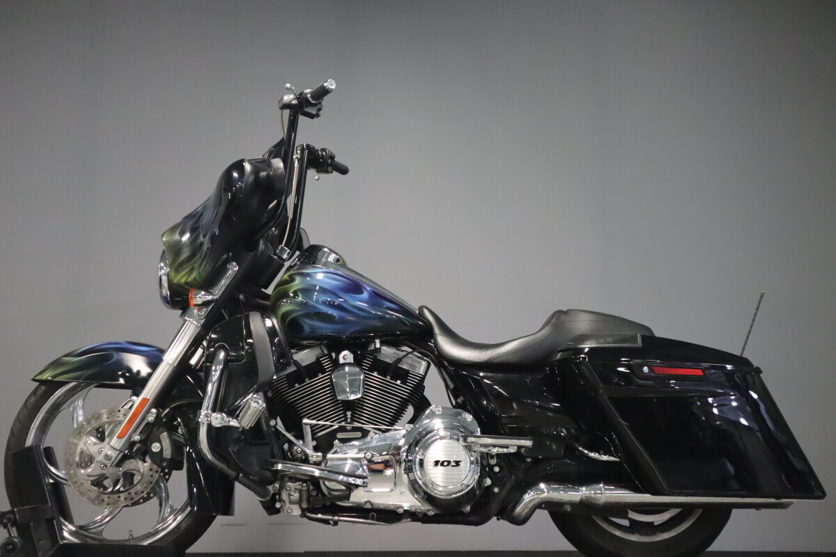 2011 Harley-Davidson Street Glide FLHX - Photo 4