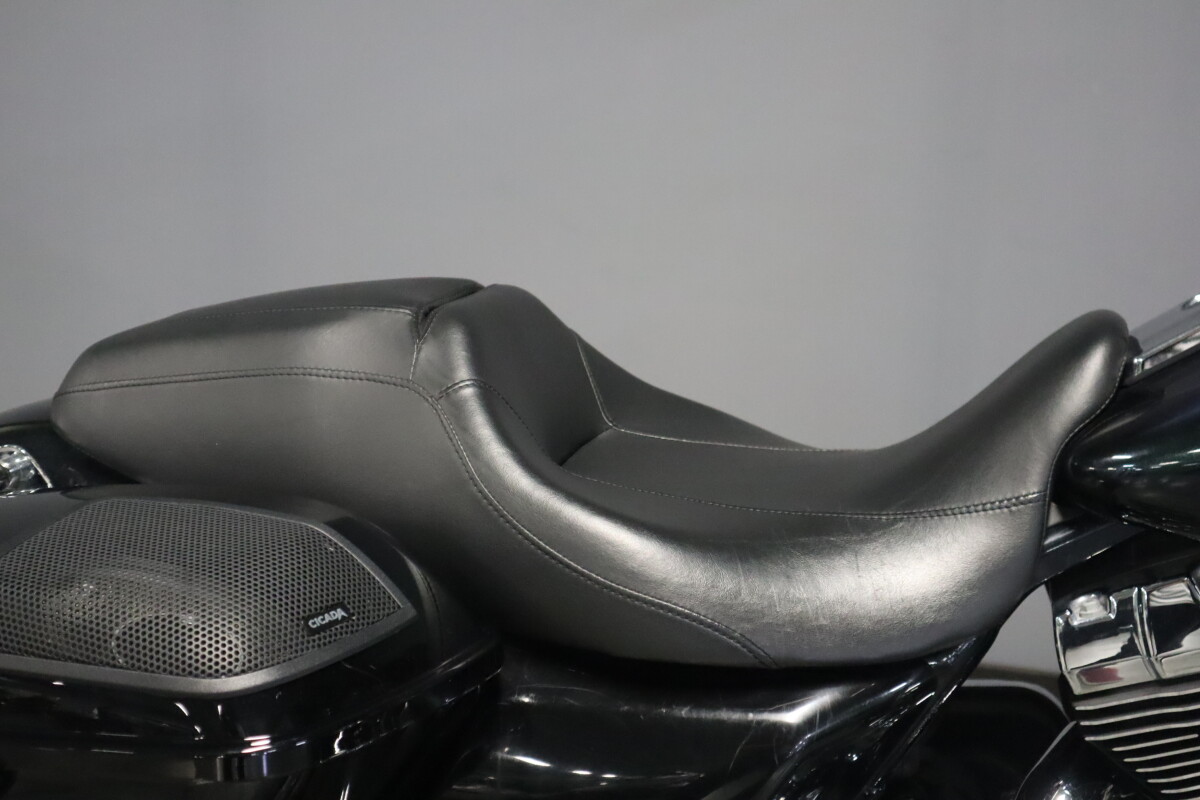 2011 Harley-Davidson Street Glide FLHX - Photo 8