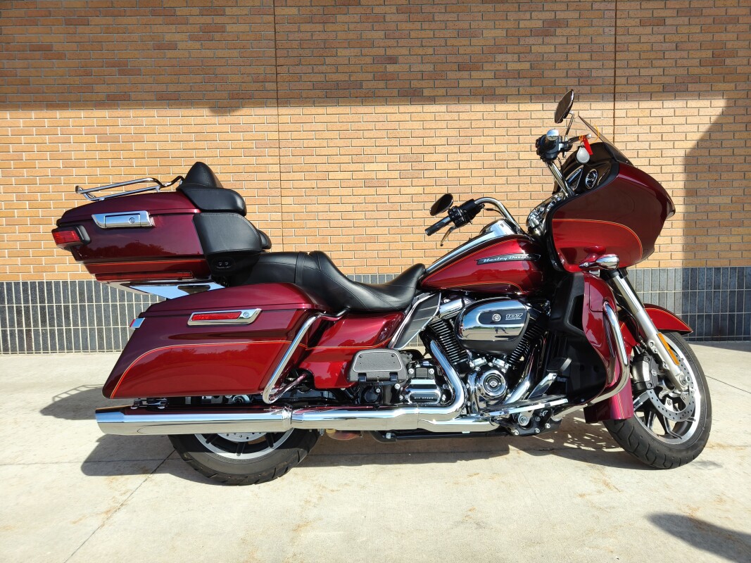 2017 Harley-Davidson Road Glide Ultra Two-Tone Mysterious Red Sunglo/Velocity Red Sunglo