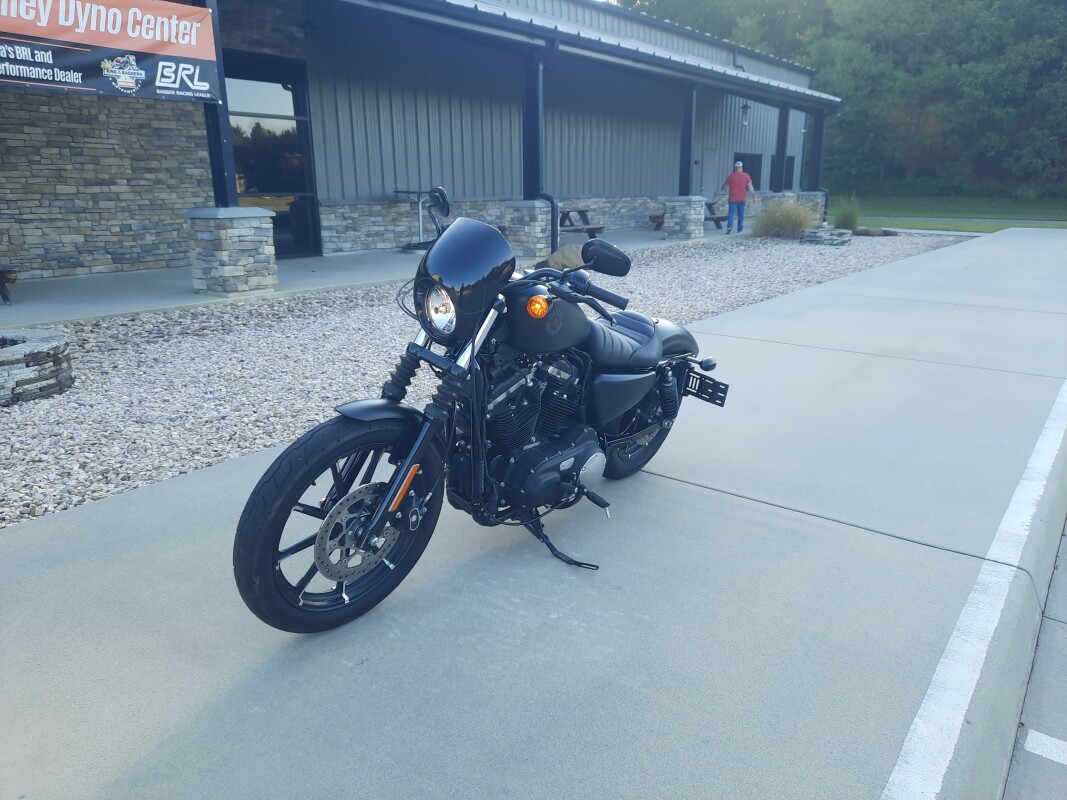 2022 Harley-Davidson Iron 883 Black Denim - Photo 2