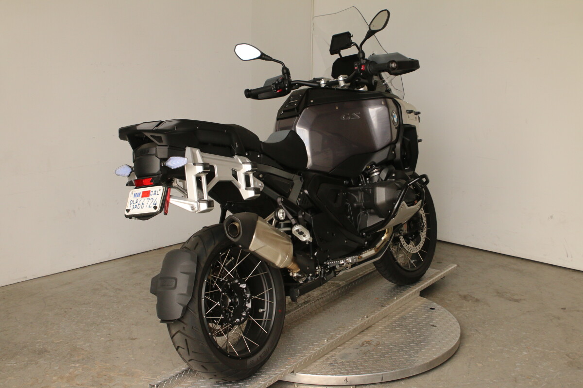 2025 BMW R 1300 GS Adventure - Photo 3