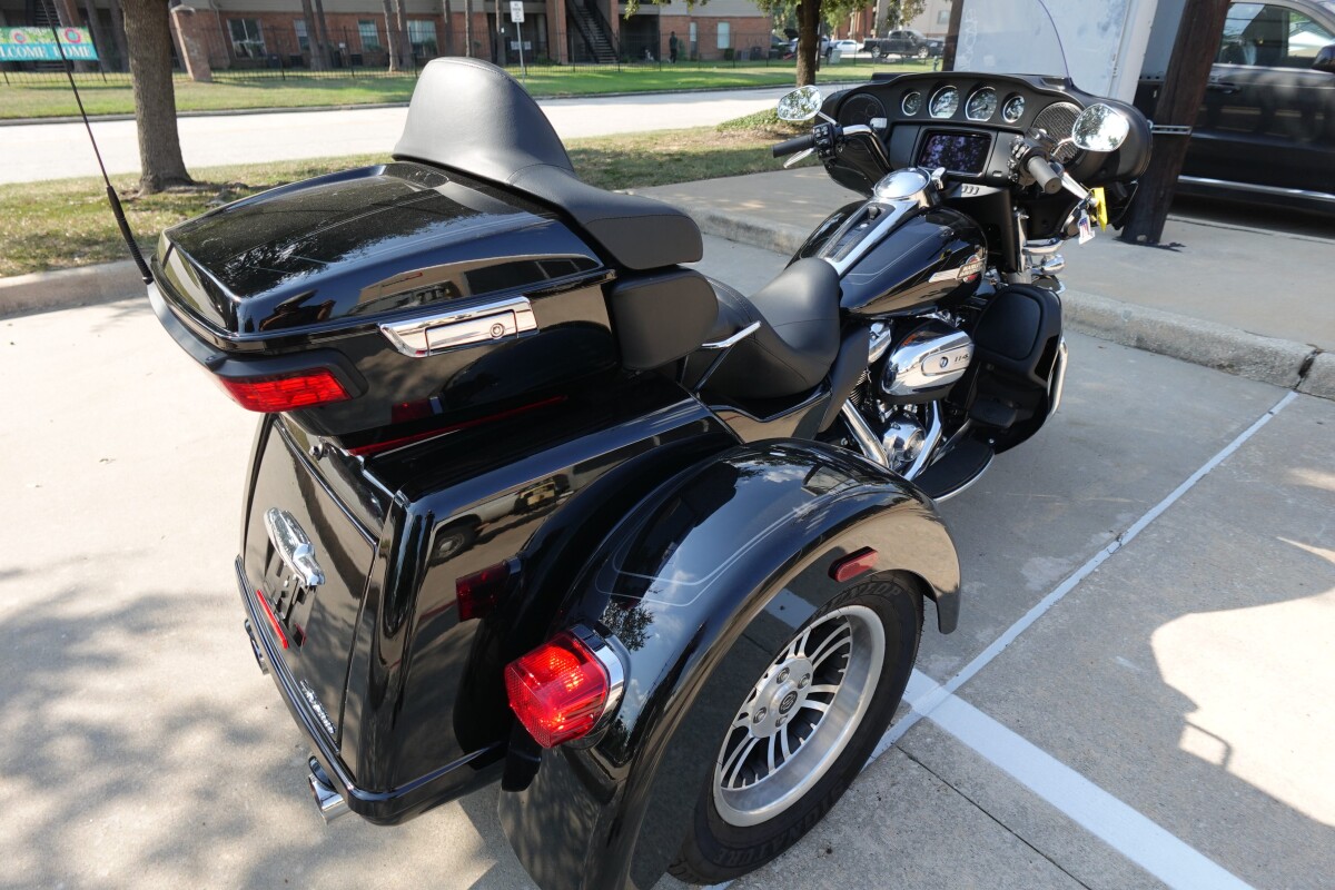 2023 Harley-Davidson Tri Glide Ultra FLHTCUTG - Photo 8
