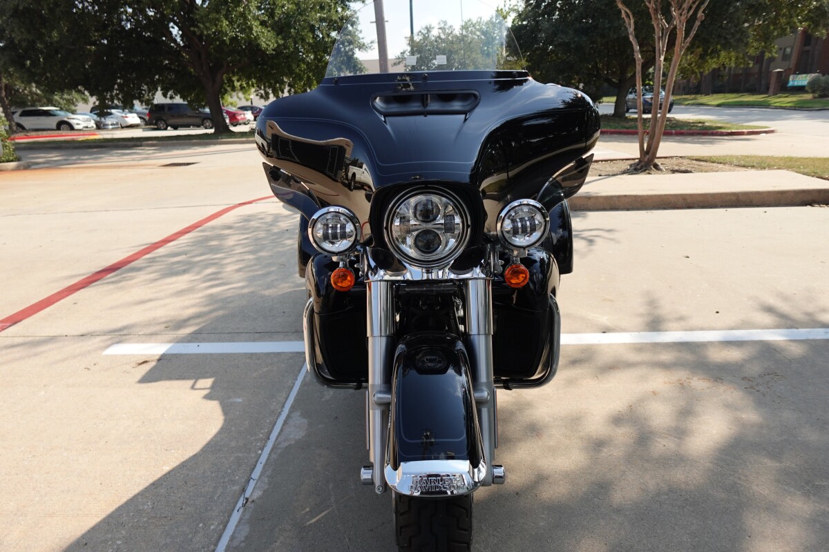 2023 Harley-Davidson Tri Glide Ultra FLHTCUTG - Photo 3