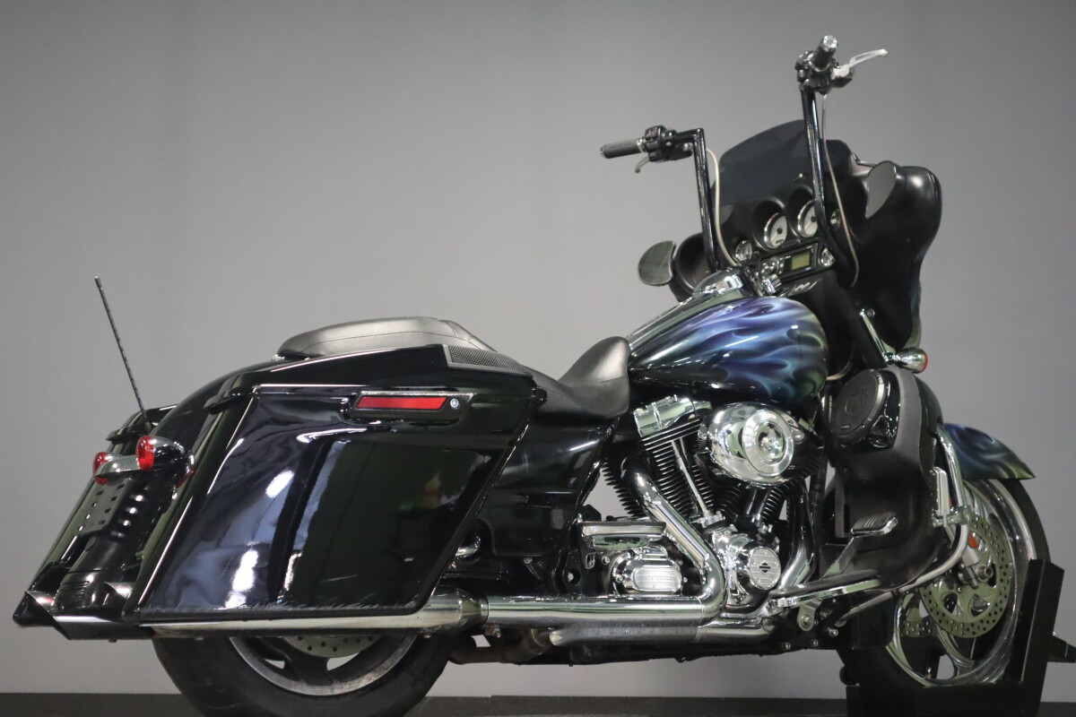 2011 Harley-Davidson Street Glide FLHX - Photo 7