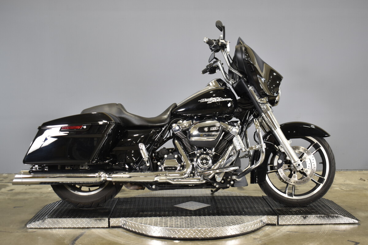 2018 Harley-Davidson CVO Street Glide FLHXSE