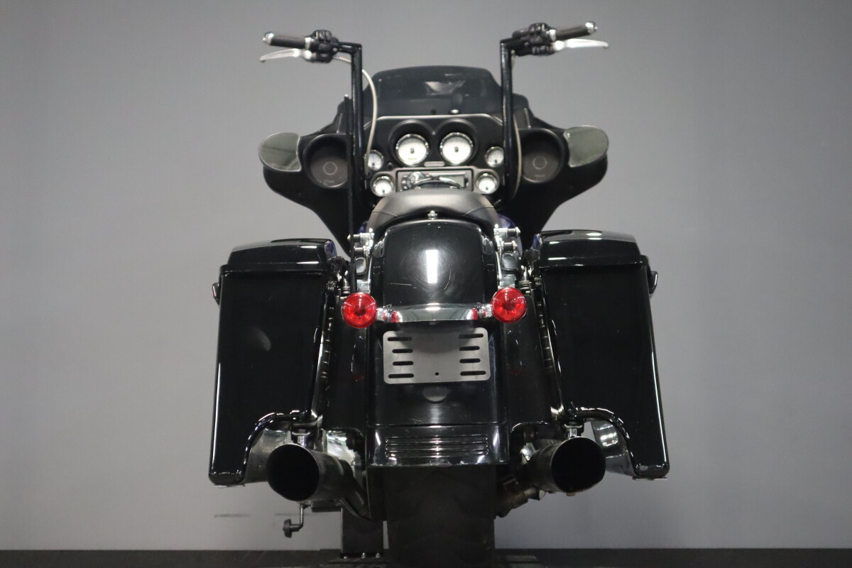 2011 Harley-Davidson Street Glide FLHX - Photo 6