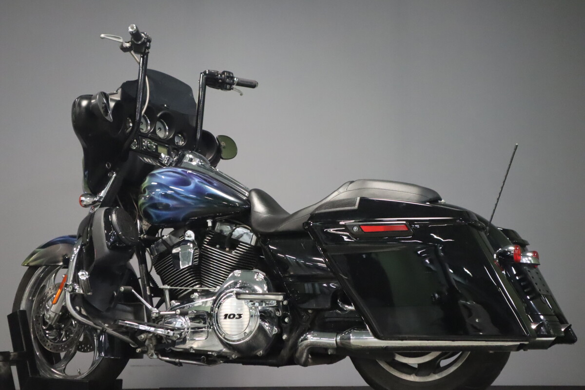 2011 Harley-Davidson Street Glide FLHX - Photo 5