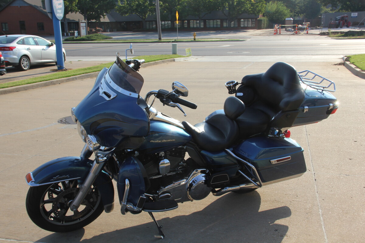 2014 Harley-Davidson Ultra Limited Custom Colour Daytona Blue - Photo 6