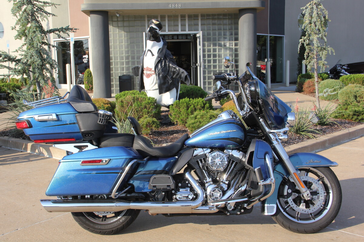 2014 Harley-Davidson Ultra Limited Custom Colour Daytona Blue - Photo 2