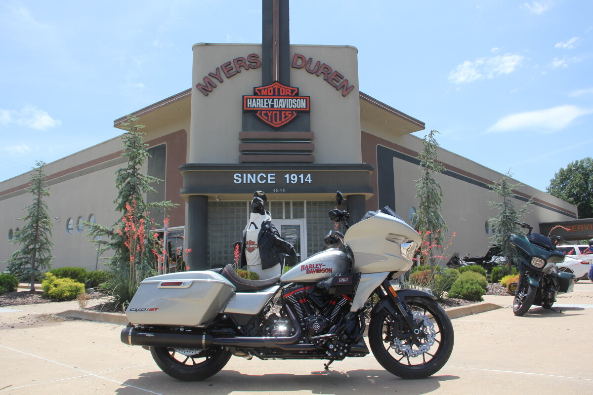 2025 Harley-Davidson CVO Road Glide ST Mercury Silver