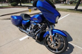 2025 Harley-Davidson® Street Glide® FLHX thumb 2