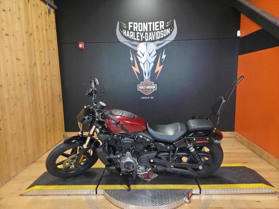 RH975 2023 Nightster