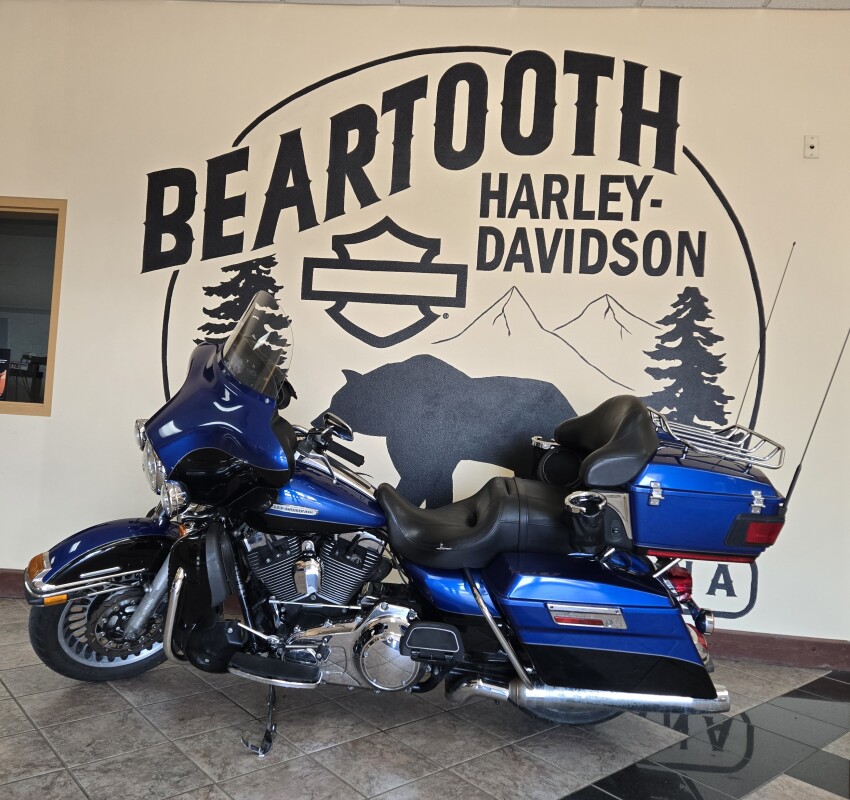2010 Harley-Davidson Electra Glide Ultra Limited Two-Tone Flame Blue Pearl/Vivid Black