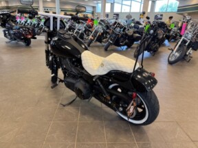2017 Harley Davidson Dyna Lowrider S thumb 1