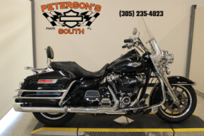 2017 Harley-Davidson Road King Grand American Touring FLHR thumb 2