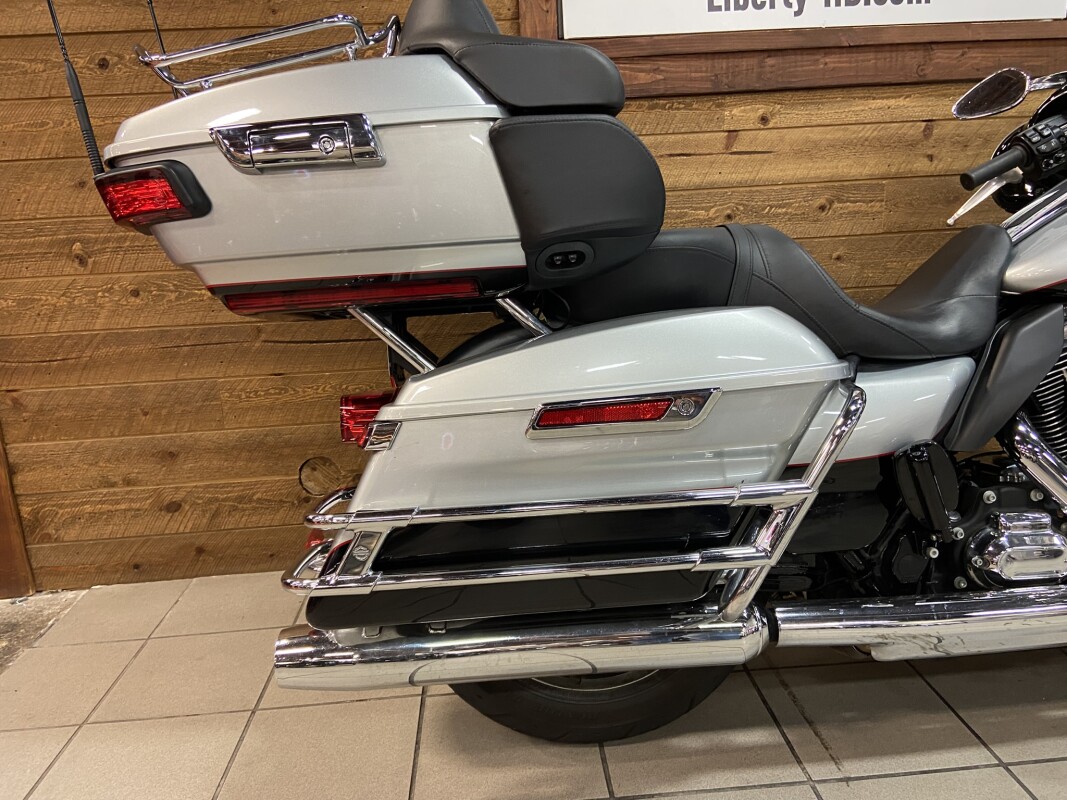 2015 Harley-Davidson Ultra Limited Low Two-Tone Brilliant Silver Pearl/Vivid Black FLHTKL - Photo 5