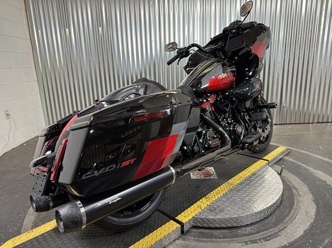 2025 Harley-Davidson CVO Road Glide ST Hot Lap - Photo 8