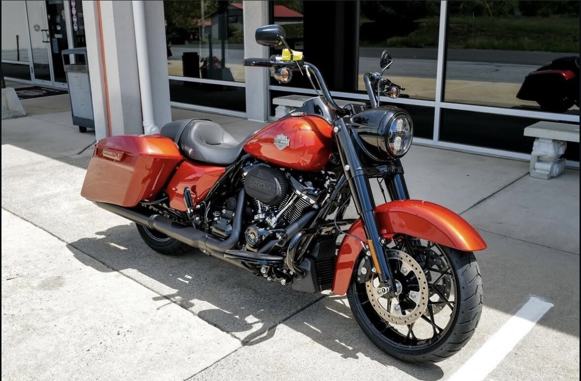 2025 Harley-Davidson Road King Special FLHRXS Whiskey Fire - Black Finish - Photo 2
