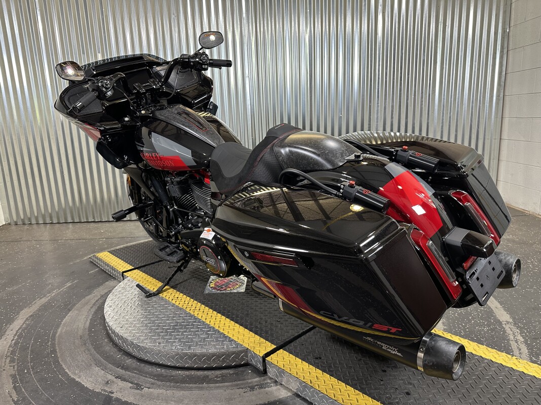 2025 Harley-Davidson CVO Road Glide ST Hot Lap - Photo 6
