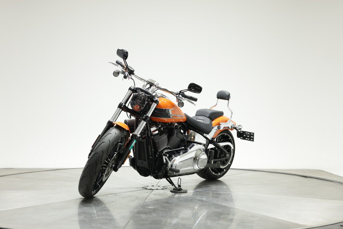 2023 Harley-Davidson FXBR Softail Breakout in Baja Orange with 1727 miles - Photo 8