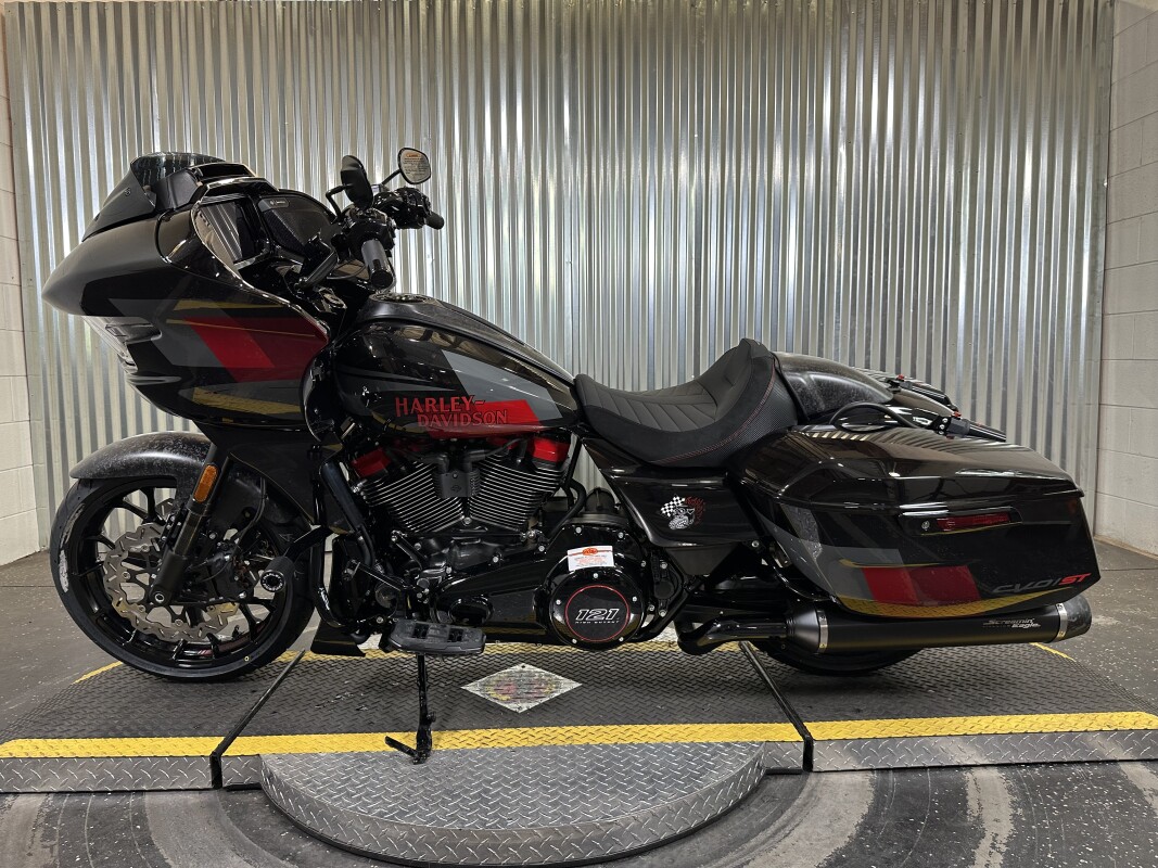 2025 Harley-Davidson CVO Road Glide ST Hot Lap - Photo 5